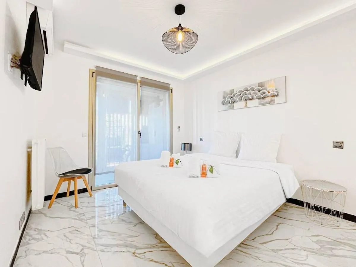 Apartment Le Mimosa - Accommodation Patio Centre De Cannes