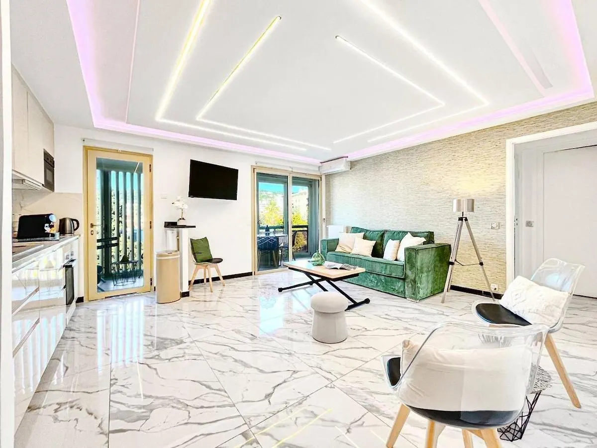 Apartment Le Mimosa - Accommodation Patio Centre De Cannes